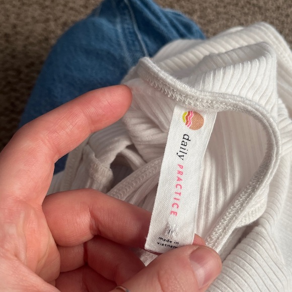 Anthropologie daily practice tank top - Picture 5 of 5